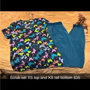Xsmall nurse CNA scrub set. Xsmall top and xsmall tall bottoms